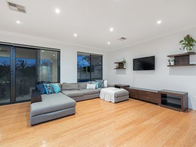 2 Waterview Parade, Southern River