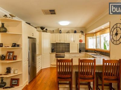 11 Lakeview Drive, Table Top