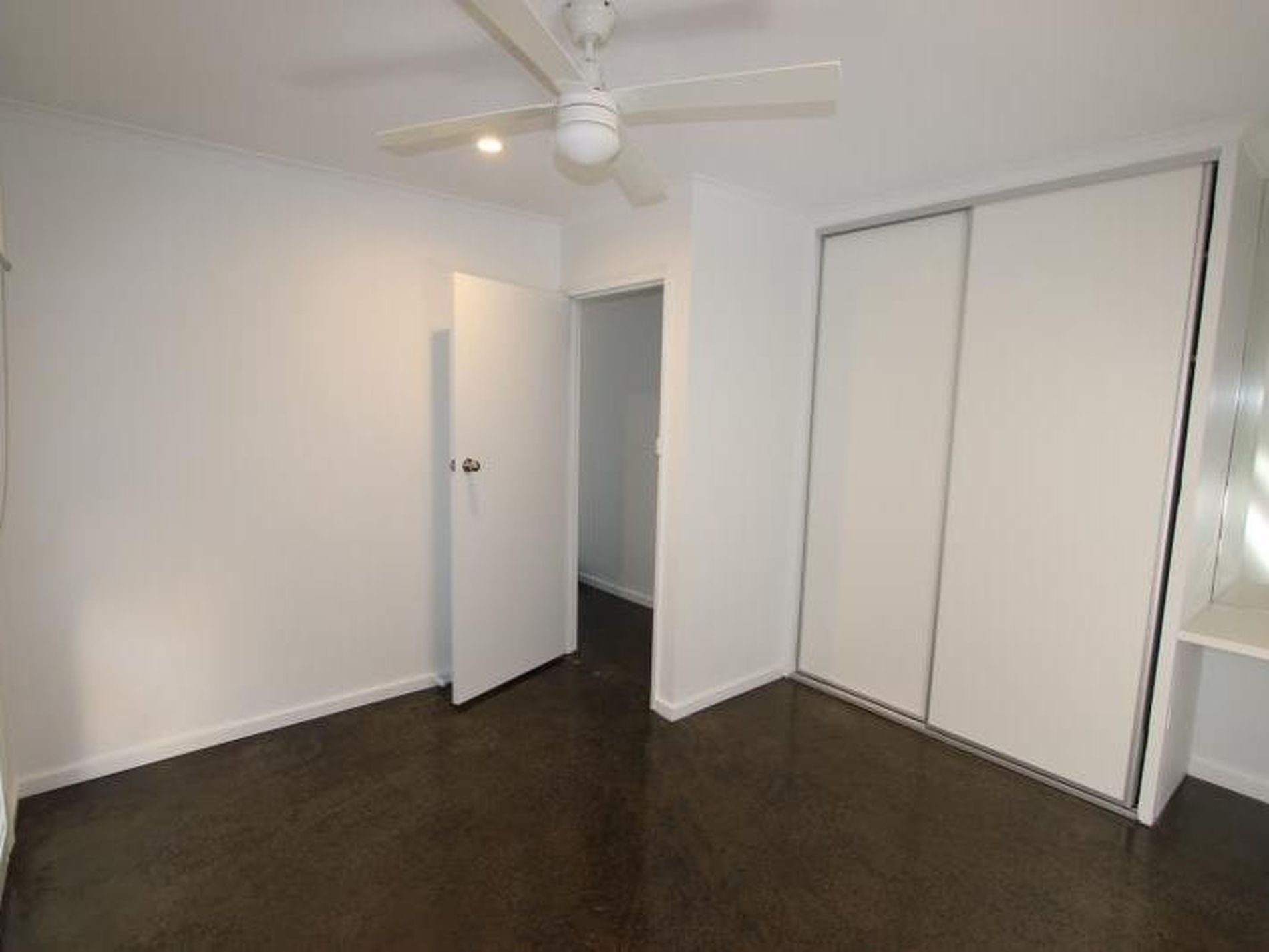 10 / 40-42 Calder Street, Manifold Heights