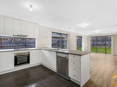3 Tenax Walk, Manor Lakes