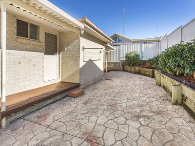 1 / 8 Narran Way, Flinders