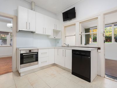 369 KENILWORTH STREET, East Albury