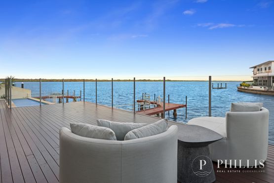 48 King Charles Drive, Sovereign Islands