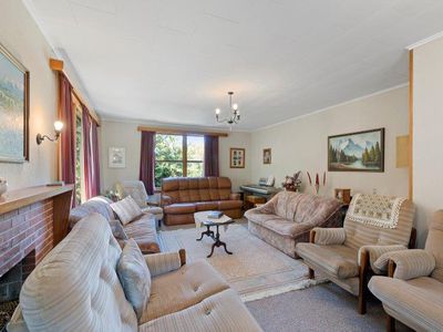 90 Moffat Drive, Lincoln