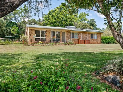 18 Hillside Road, Glass House Mountains