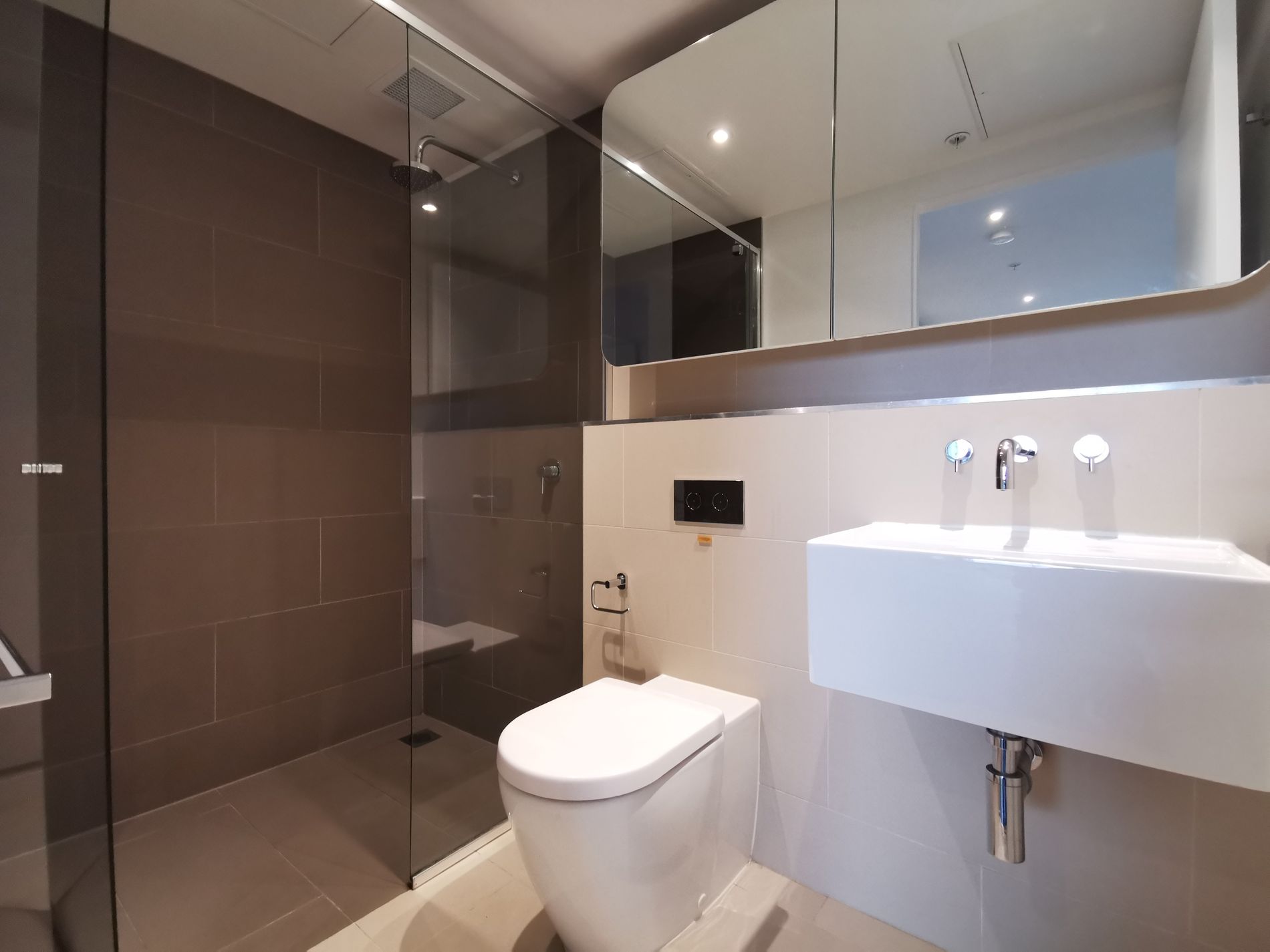 2320 / 555 Swanston Street, Carlton