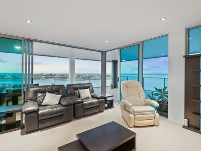26701 / 2 Ephraim Island Parade, Paradise Point