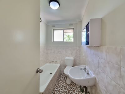 5 / 49 Colin Street, Lakemba