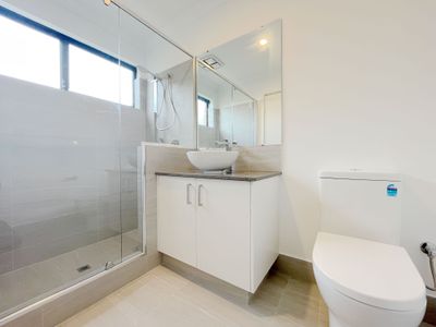 27 Jubilee Avenue, Success