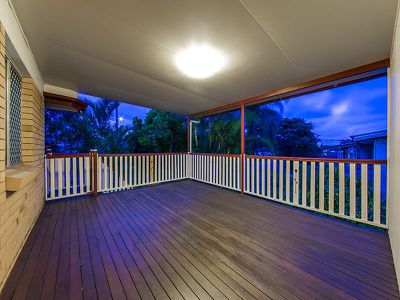 2 Edwin St, Wynnum West
