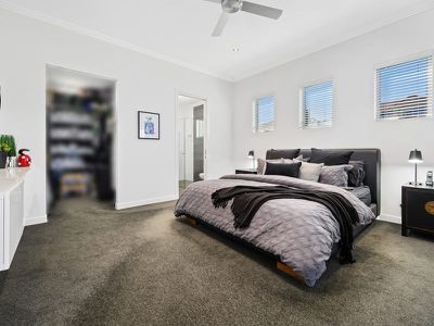 27 Greendragon Crescent, Upper Coomera