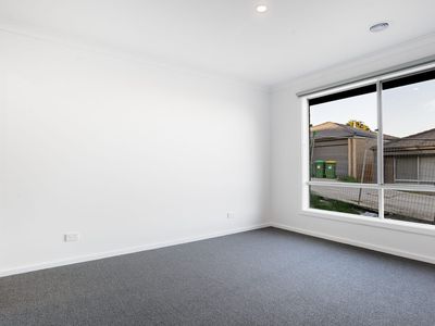 33 Davinci Street, Pakenham