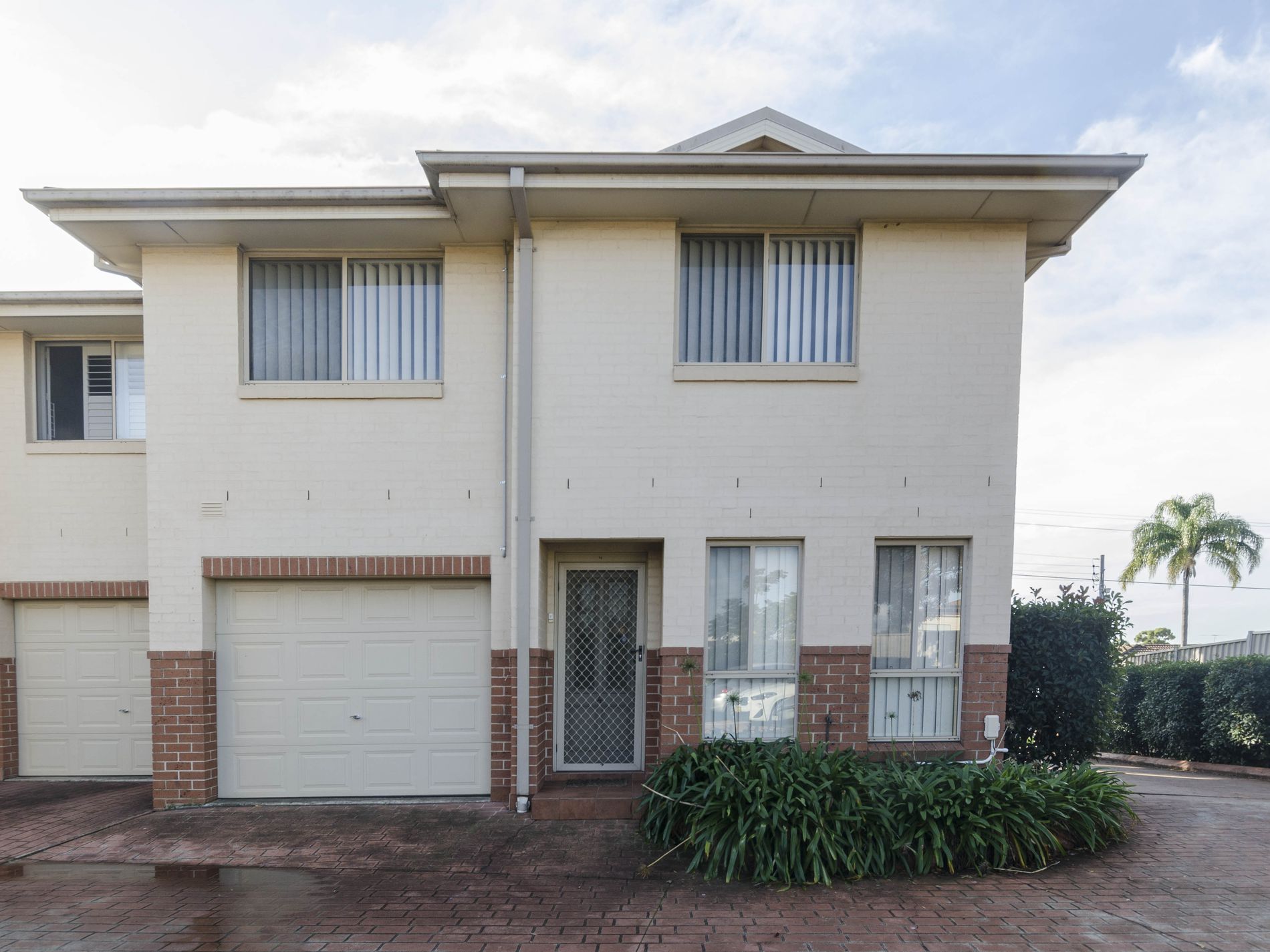 4 / 12 Pine Road, Casula
