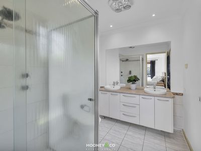 16 Dryandra Place, Cranbourne