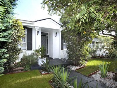 1 / 724 Hawthorn Road, Brighton East