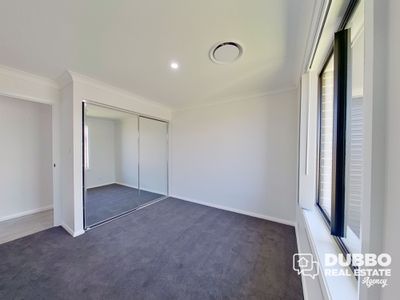 129 Champagne Drive, Dubbo