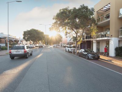 4 / 296 Newcastle Street, Perth