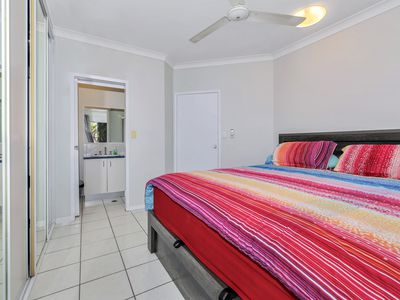 11 Buckingham Street, Gunn