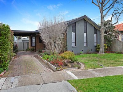 8 Wakool Avenue, Deer Park