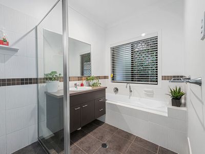 39 Izzies Place, Wakerley