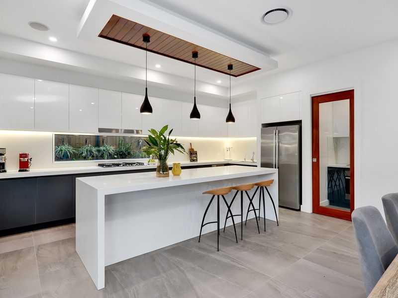 10 Navelina Street, Box Hill