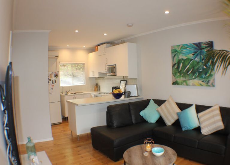 2 / 12 Golflands Terrace, Glenelg North