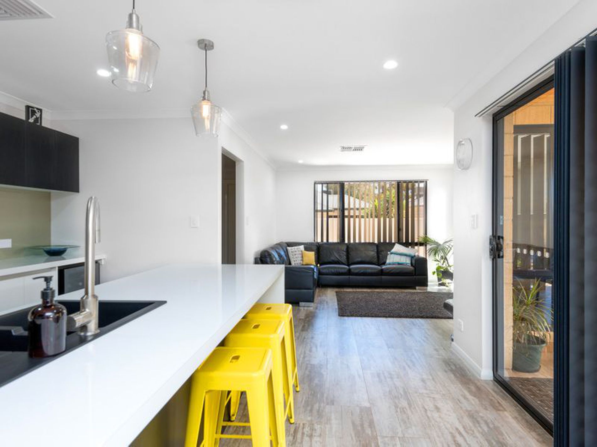 10 Tiru Close, Karlkurla