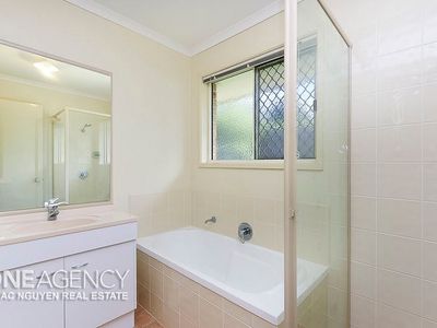 10 / 17 Gibbs St, Churchill