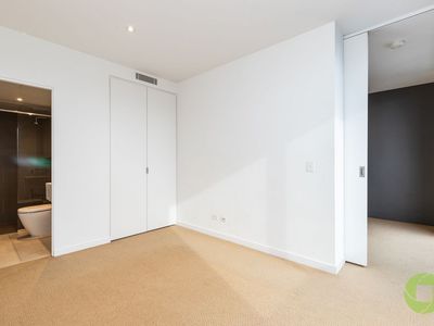 1702 / 551 Swanston Street, Carlton