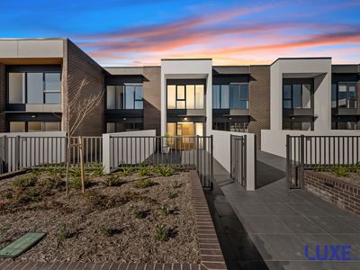 30 / 20 Leahy Close, Narrabundah