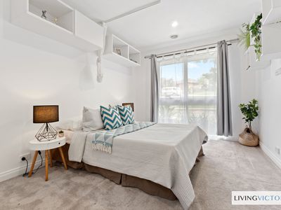 16 / 16-20 Laurence Avenue, Airport West