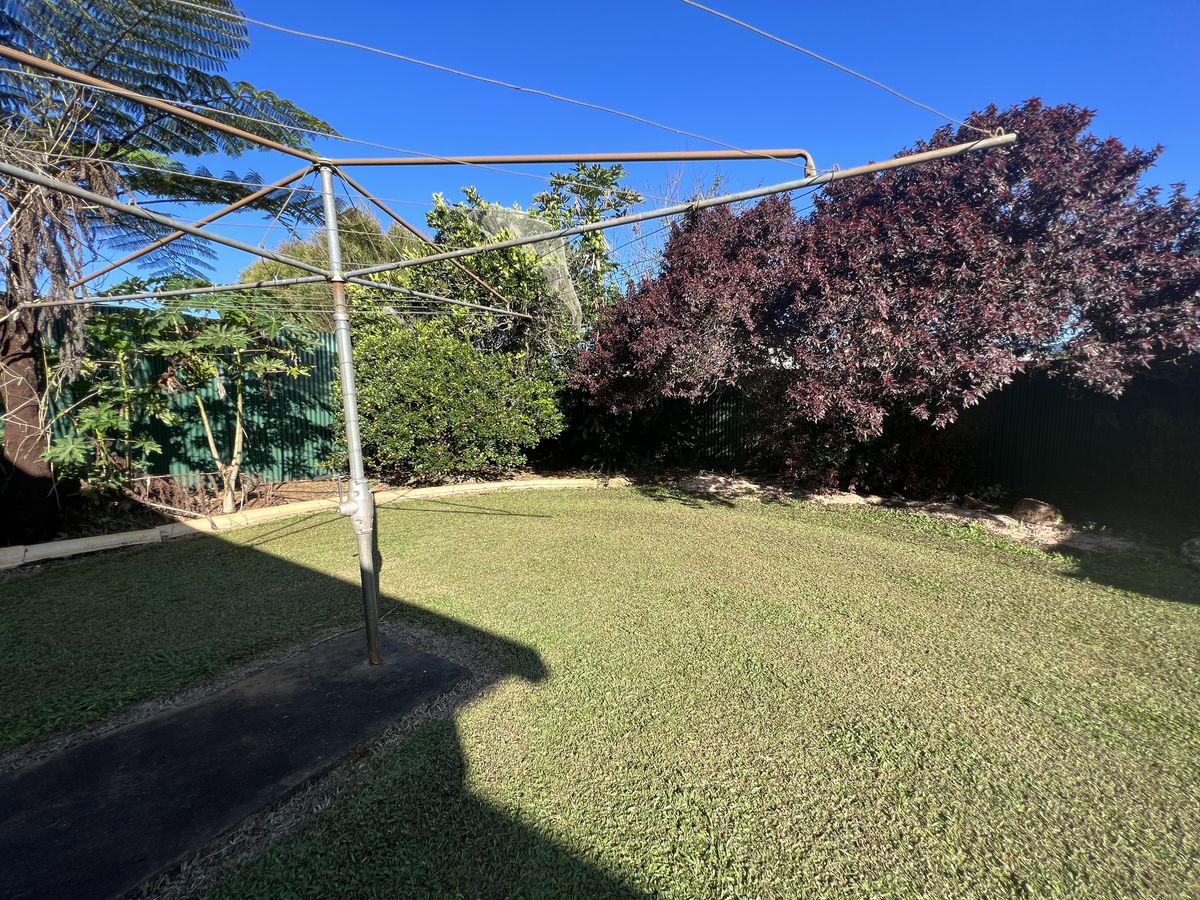 4 Larkin Close, Atherton