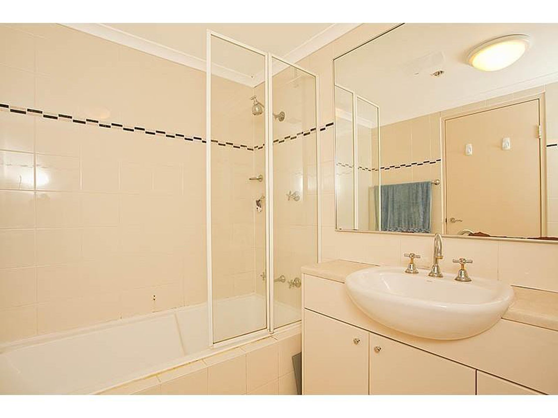 1610 / 5 Rockdale Plaza Drive, Rockdale