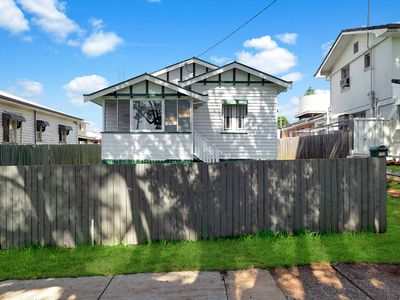 726 Ruthven Street, South Toowoomba