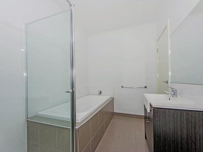 3 / 11 Parker Street, Werribee
