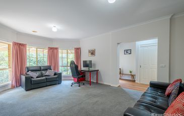 8 Holm Park Road, Beaconsfield