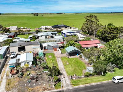 9 Hill Street, Donovans