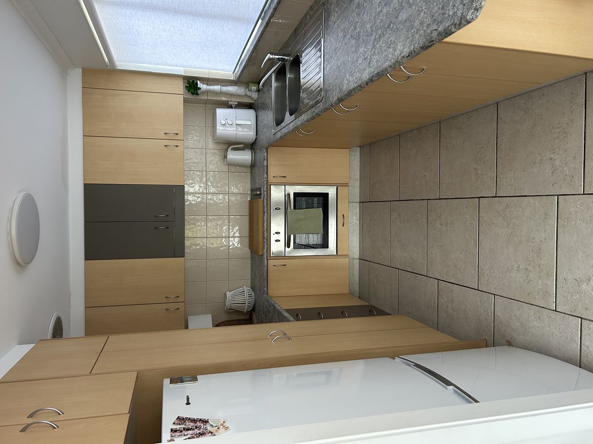 4 / 8 Angie Court, Mermaid Waters