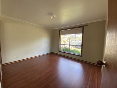 1 / 25 Tweed Court, Werribee