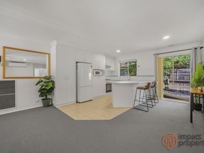 49 Tarrant Crescent, Dunlop
