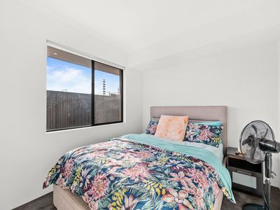 21 Barnevelder Bend, Southern River
