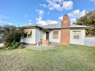 96 Macauley Street, Deniliquin