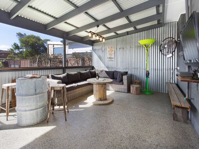 1 Malin Road, Oak Flats