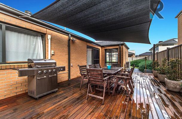 83 Greenvale Gardens Boulevard, Greenvale
