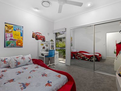 24 24 Barrington Crescent, Wakerley