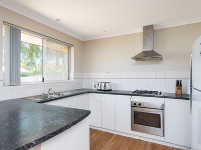 3 / 2 Lyall Street, Lamington