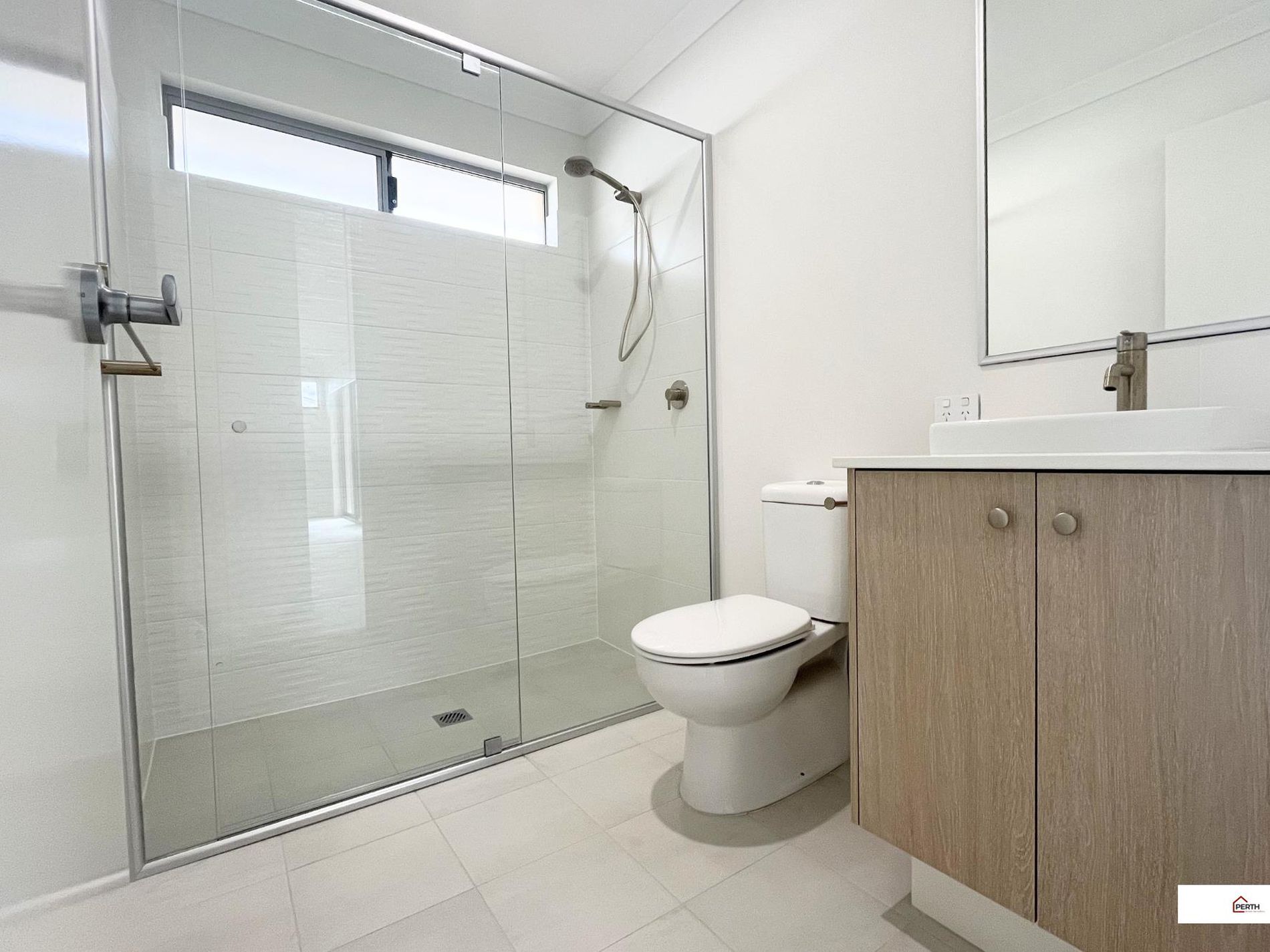 8 Cordelia Street, Eglinton