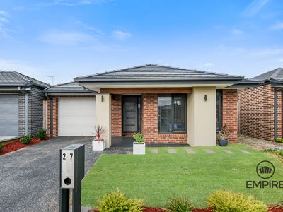 27 Cherokee Parade, Clyde