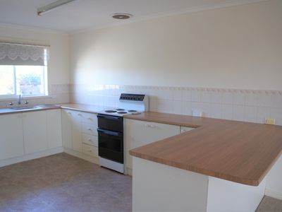 1 / 28 Citrus Avenue, Horsham