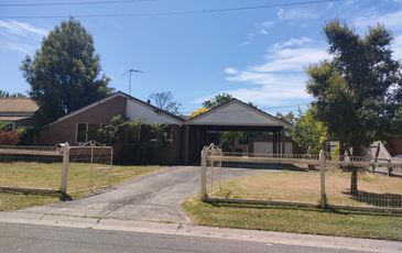 36 Railway Avenue, Beaconsfield